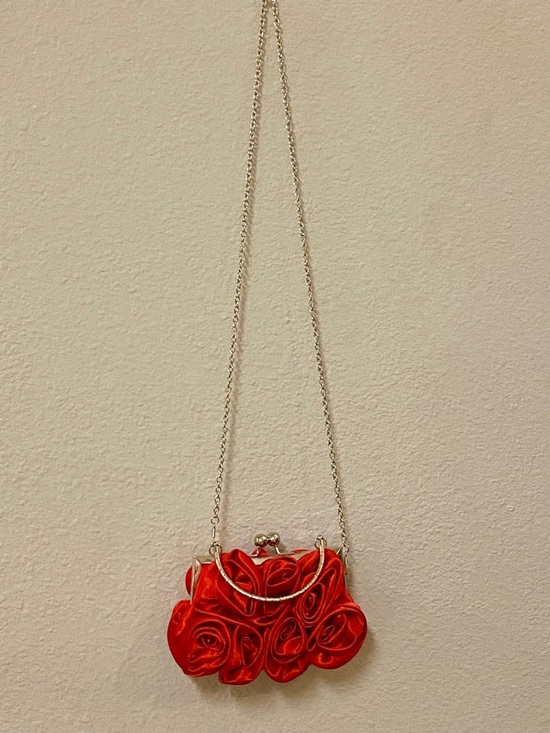Handbags - Red Rose Appliqué Evening Crossbody BagWith Kiss Lock